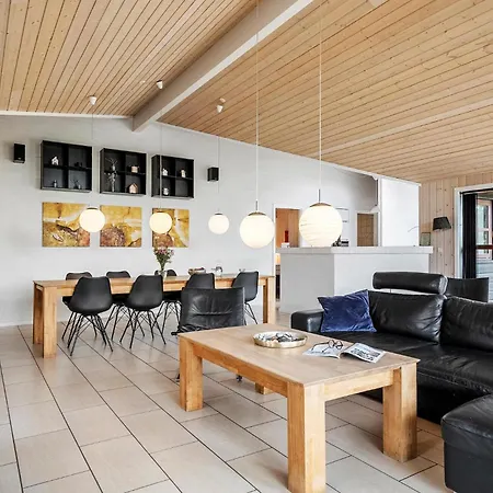 Front In Henne With Sauna Tatil Evi *